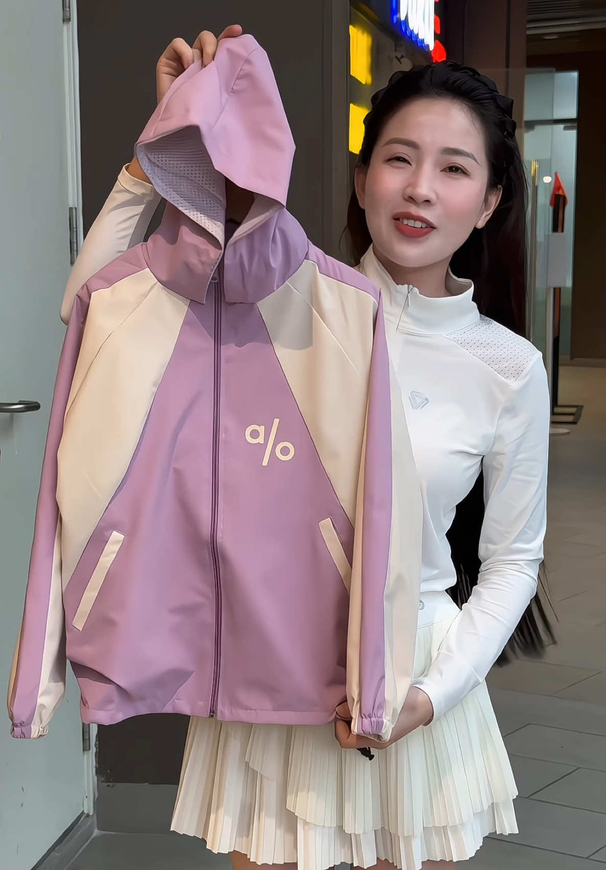 Phối màu áo ngoài còn đẹp hơn cả ảnh ạ 🤩 #aogio #aokhoac #quanaotreem #mesanoi #xuhuong 