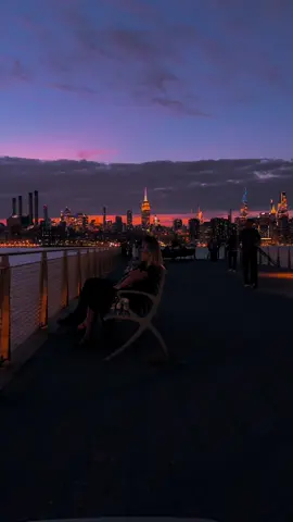 Good evening New York #cityvibes #citylights #skyline #cinematography 