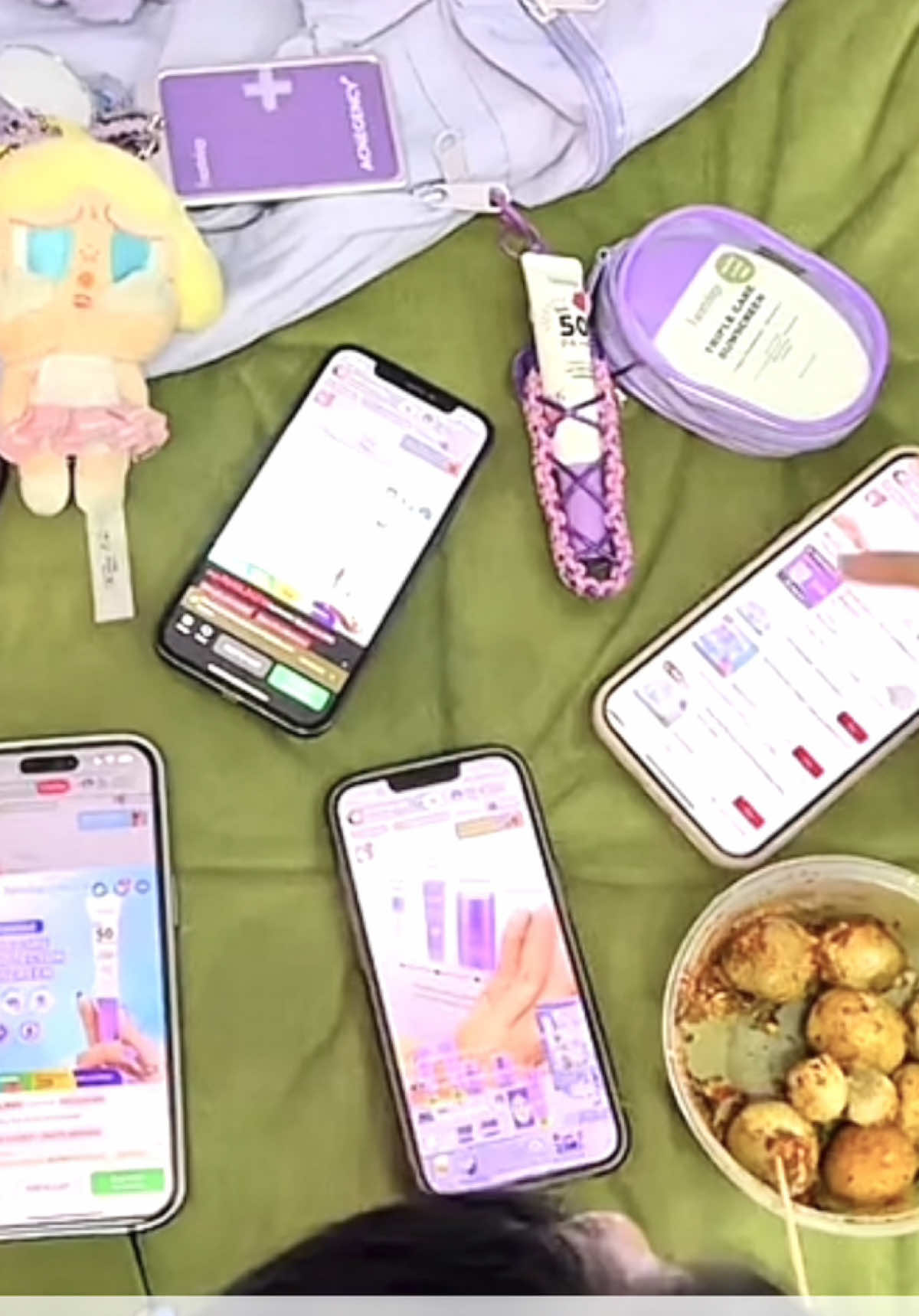 Lebih penting war promo Facetology soalnya hehe  #Skincare #Sunscreen #Facetology #YourFaceStory #SuperBrandDay 