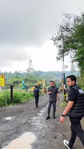 Bareskrim Polri Grebek Tambang Galian C Ilegal Di Kawasan Taman Gunung Merapi Magelang,Kerugian Mencapai 3 Triliun. #PatirayaNews #brekingnews #tambangilegal #galianc #bareskrimpolri 