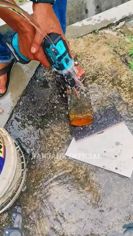 Drill cordless power tinggi dengan bateri kapasiti besar dan 3 level speed untuk kerja berat. Badan kukuh, motor kuat, dan lebih stabil untuk buat lubang, pasang skru, tebuk dinding, kayu & besi. Sesuai untuk kontraktor, DIY rumah, dan kerja harian bengkel. drill cordless malaysia, gerudi tanpa wayar, bateri besar, drill power, mesin tebuk dinding #GerudiTanpaWayar #CordlessDrillMalaysia #PowerToolsMY #BateriBesar 