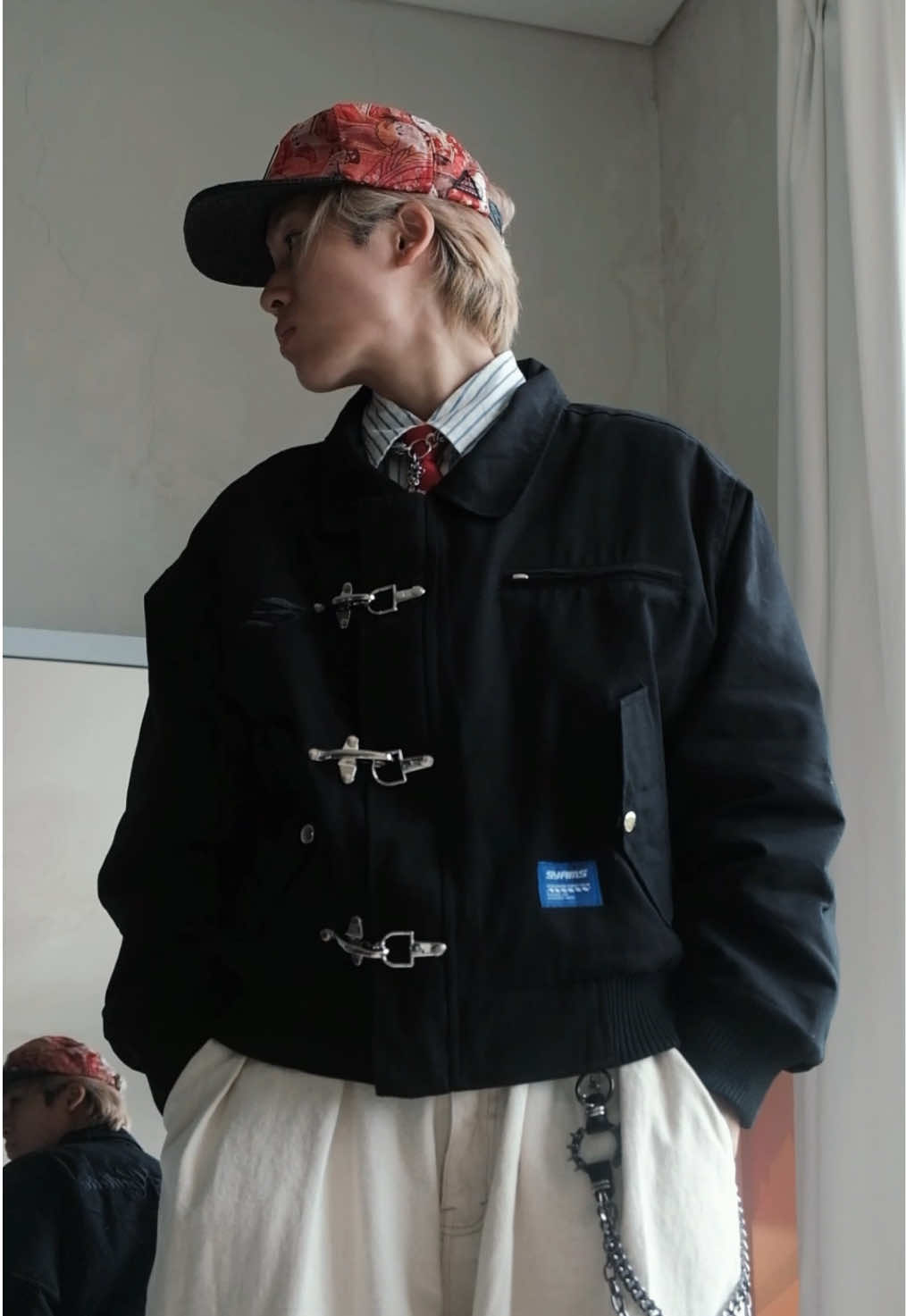 finally got my hands on one 🔥 really worth the money @Syams Wear #claspjacket #boxyjacket #outfitinspo #y2kfashion #firemanclaspjacket 