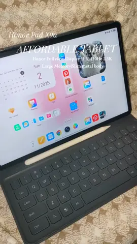 Premium look, smooth performance, without breaking the bank! 😍 You won’t believe this tablet’s price! #honorx9atablet  #fyp  #trending 