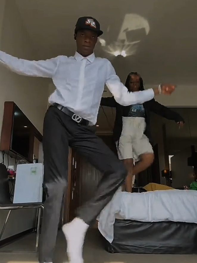 Happy Sunday  #happysunday #mood #dancemood #sundayservice #pocavibe 