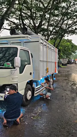 Mariki lak ono seng komen “kok gonta ganti sam trek e” 🥴