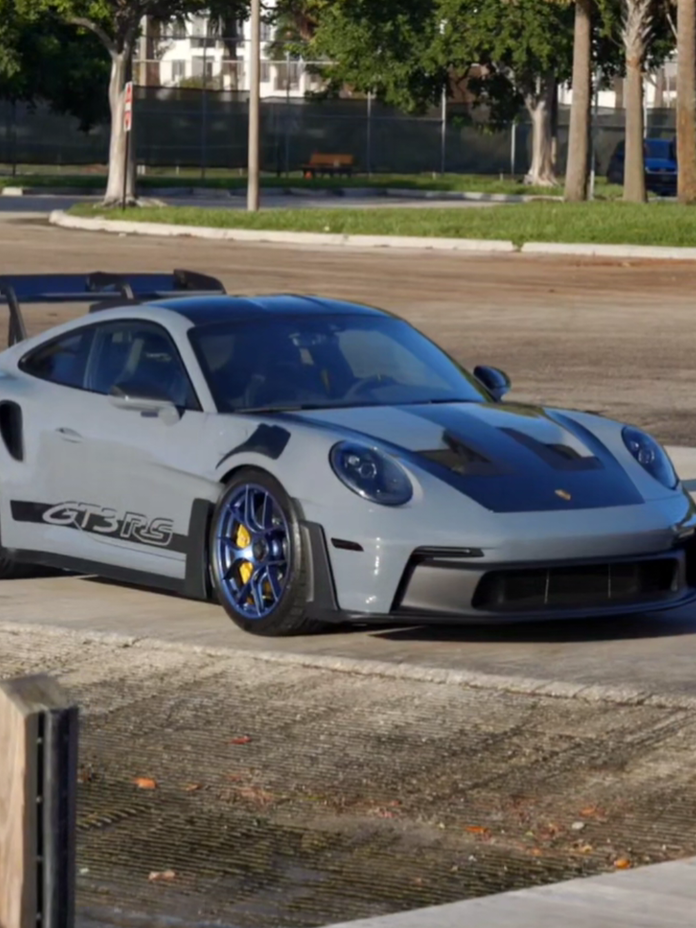 “Ước mơ không phải để khoe, mà để mỗi ngày thức dậy có lý do chạy tiếp.