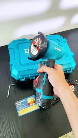 Angle grinder pakai battery ada harga promosi. Sesuai guna untuk kerja-kerja DIY & boleh buat kerja berat. Ada warranty, jangan risau 😎😎 Disclaimer : Harga akan berubah mengikut promosi yang dilakukan oleh seller & voucher dari Tiktok mengikut terma & syarat tertentu #anglegrinder #cordlessanglegrinder #minigrinder #grinder #dagmaracordlessgrinder 