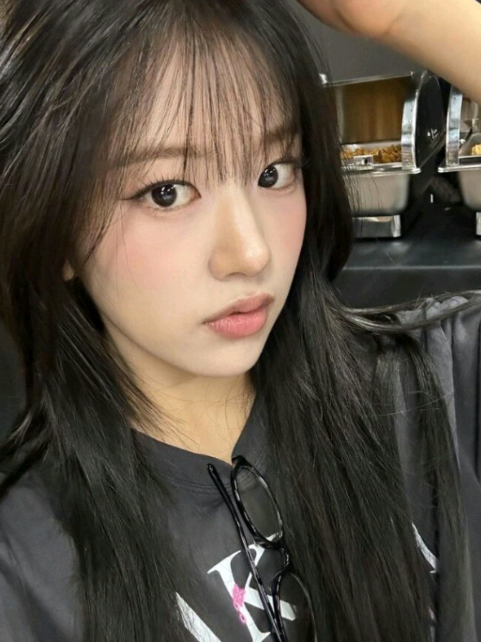 06 버스킹 밑이 생각보다 미끄러워서 넘어질뻔햇다..생각보다 호응도 좋아서 갬동🫶🏻 14년생 12살이에요!!_147/31 @️임윤서 @이디은  #광복로 #부산 #뮤닥터아카데미 #14 #아이돌지망생 