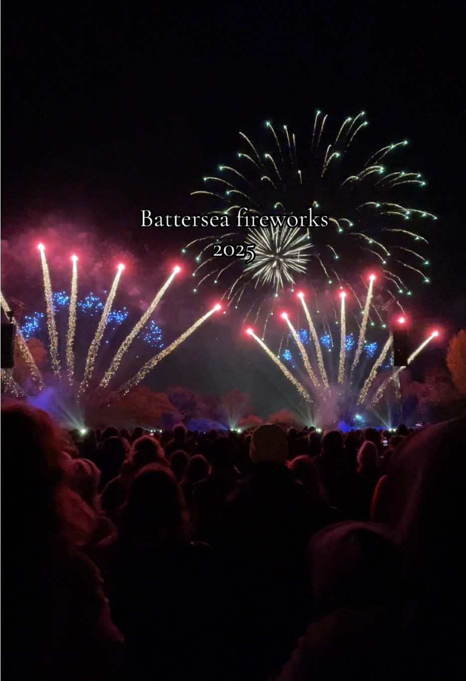 Battersea Park Fireworks, Saturday 1st and Sunday 2nd of November. @Battersea Park London #fireworks #battersea #chelsea #london #bonfire 