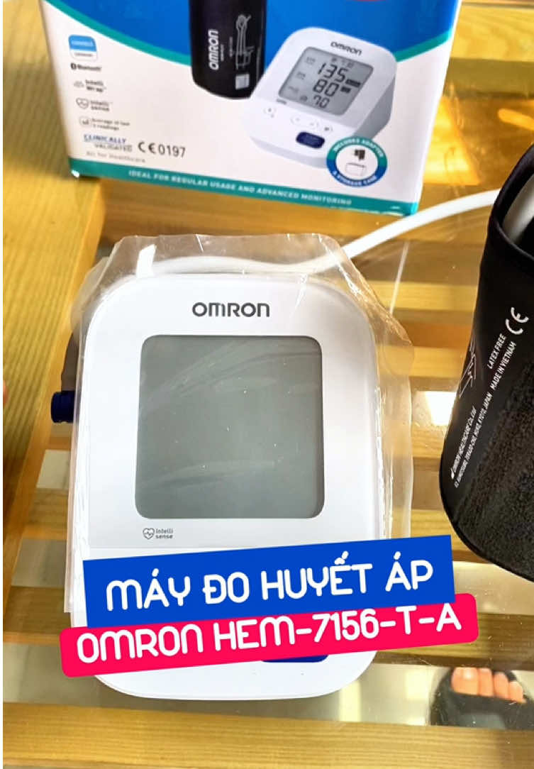 Máy Đo Huyết Áp OMRON HEM-7156T-A, đo huyết áp bắp tay, có kết nối bluetooth app điện thoại, công nghệ IntelliSense thế hệ mới với nhiều cải tiến về độ chính xác và tiện lợi với vòng bit intelliwrap 360 độ dễ đeo, lưu trữ được tới 60 lần kết quả đo, dùng được cả pin và sạc cắm điện trực tiếp. #maydohuyetap #omron #hem7156ta #maydohuyetapomron #maydohuyetapbaptay 