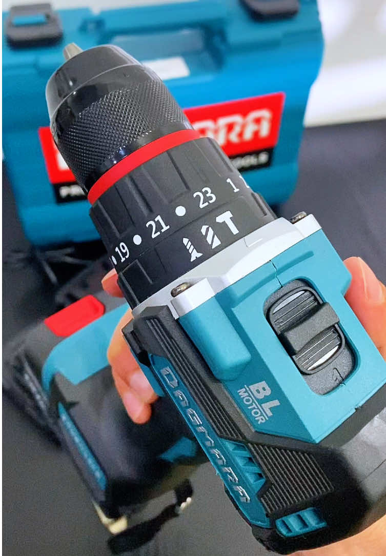 Impact hammer drill ada 3 mode full accessories boleh tebuk dinding kayu besi. Datang dengan 2 battery & full accessories 🔥🔥 Disclaimer : Harga akan berubah mengikut promosi yang dilakukan oleh seller & voucher dari Tiktok mengikut terma & syarat tertentu #cordlessimpactdrill #impactdrill #cordlessdrill #cordlessdrillbattery #dagmaracordlessdrill 