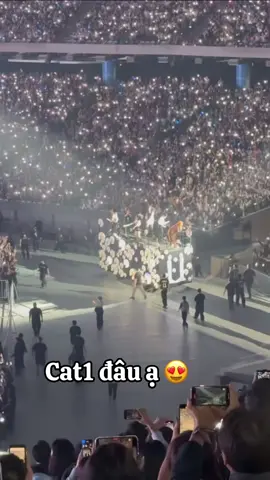 Xe hoa cúc tại chặng Taipei, 8/11 anh hãy mang xe hoa ấy về VN 😍😍 #GDRAGON2025 #übermenschworldtour #gdragonvietnam #kwonjiyong #xuhuong 