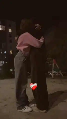 #مشتاق_تعود_الأيام💫☹_وارجع_لفة_بحضيني😭💔. . . .#بيست_فريند_للأبد👭💕 #تصميم_فيديوهات🎶🎤🎬 #يعمريي🥺💘 #لايك__explore___ 