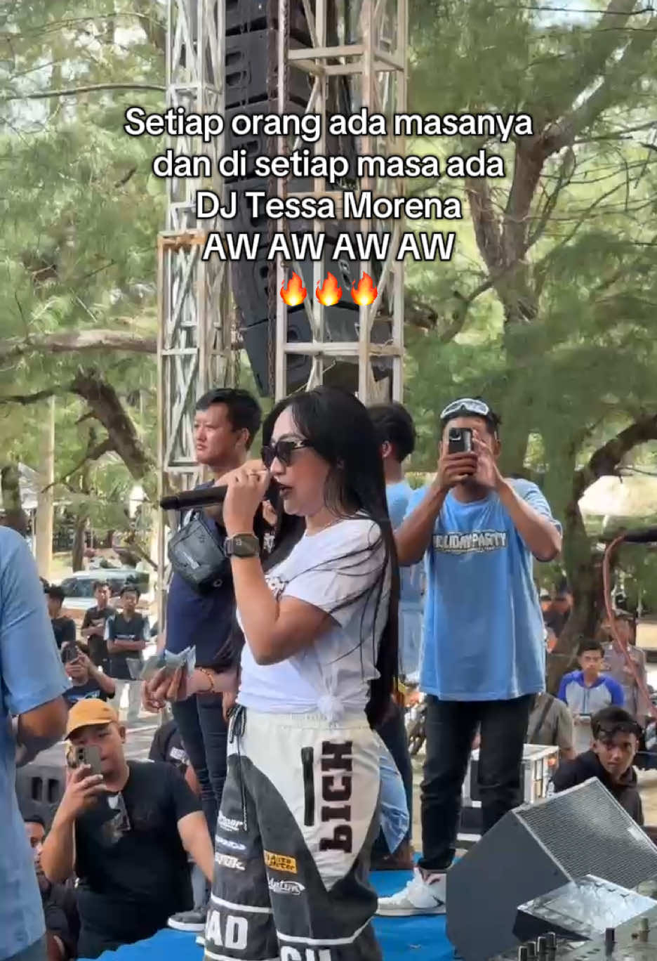 Holiday Party 2 Tak Sumenep 🪿💨 By : @djtessamorena_real  #fyp #holidayparty #djtessamorena #2taksumenep #2taklovers 