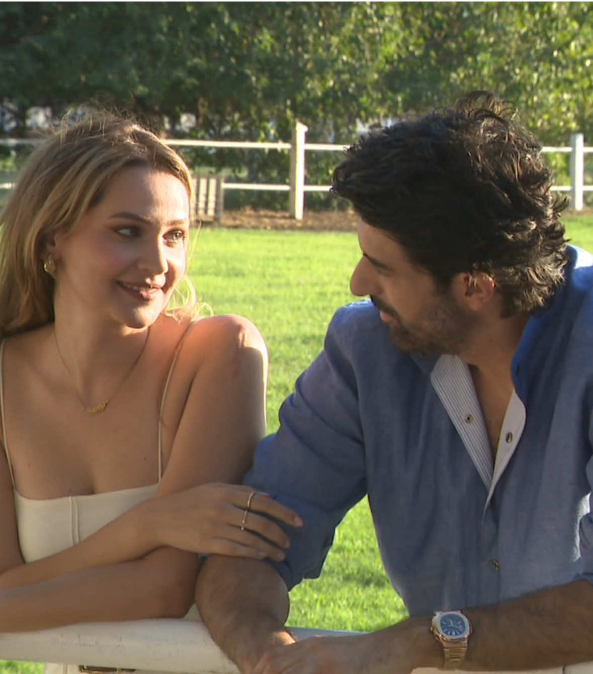 #BereketliTopraklar oyuncuları ile çok özel röportaj🎤  #PazarSürprizi #Neİzlesem  @Bereketli Topraklar ilk bölümüyle bu akşam 20.00’de Show TV’de başlıyor. @Cumartesi & Pazar Sürprizi 