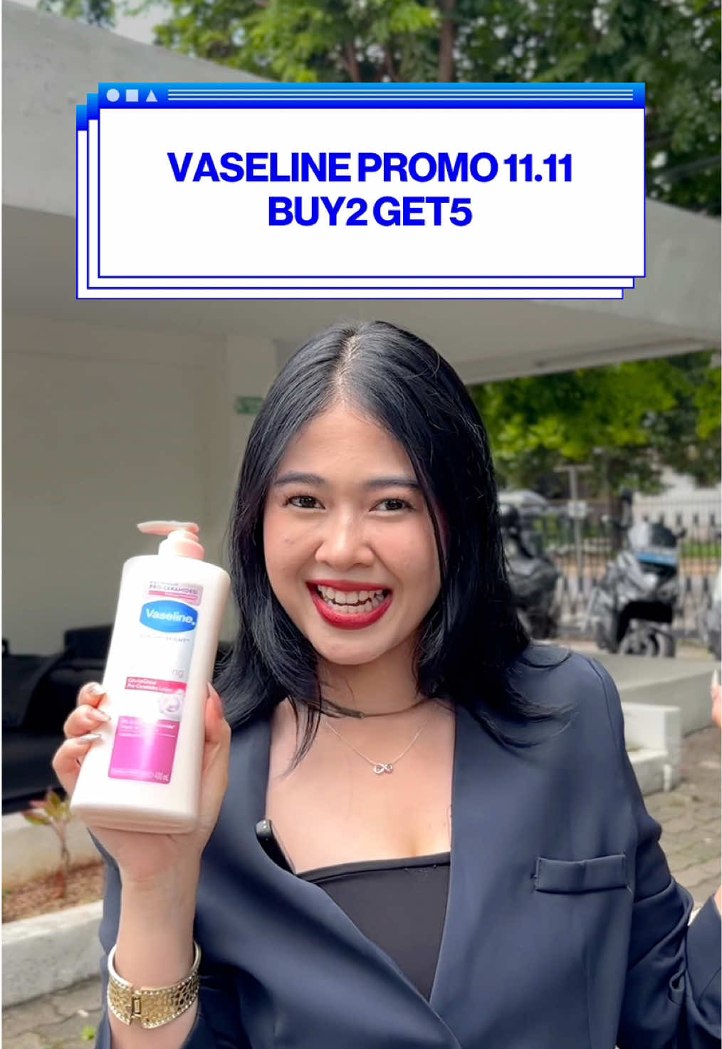 Udah siap sama promo vaseline 11.11, belum? Cuma di 11.11 deals kalian bisa dapetin glutahya flawless bright buy 2 get 5, twinpack UVEB cuma 100k-an dan banyak lagi promo lainnya🤩 Buruan join live dan checkout sekarang juga🛒✨ #vaselineindonesia #vaseline #vaselineid #1111deals 