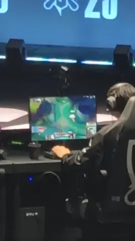 Đánh Galio chập cả màn hình 🐧 #faker 