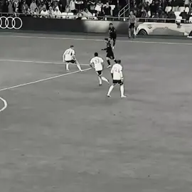 هـدف الاسطـورة التاريخـي 🤯🤯🔥🔥 #leomessi #fyp #foryou #fcbarcelona #barca #ميسي 