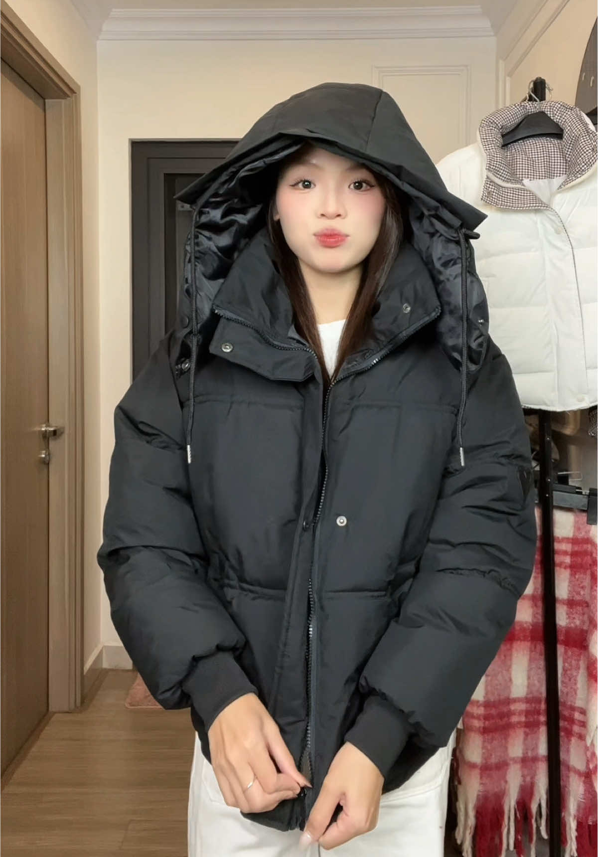 Trời vừa mưa vừa rét không có áo khoác phao không thể nào mà ra đường được#aokhoacphao #aophaonu #aophaocomu #aophaomuadong 