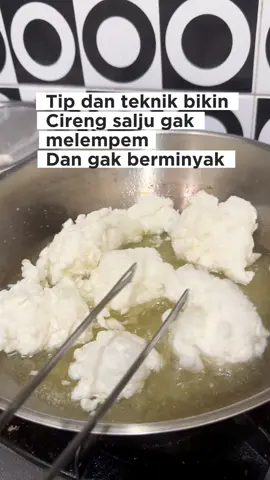 Membalas @ibok Aleena tips dan teknik cara bikin salju supaya gak melempem dan berminyak, ikutin video sampai habis, resepnya ada divideo ya #cireng #cirengsalju #cirengcrispy #cemilansimple #idejualan 
