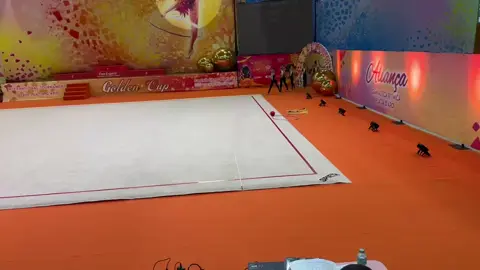 للمره الثانيه بنات الكويت يحصلون على المركز الاول مع اغنيه ميامي في بطوله برشلونه 🇪🇸❤️🇰🇼😍👏👏👏#اقوى_كويتيين #جمباز #fyp #explore #اكسبلور 