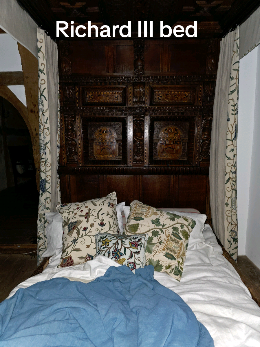 This is said to be Richard III's original bed #History #hauntedhistory #richardiii #museum 