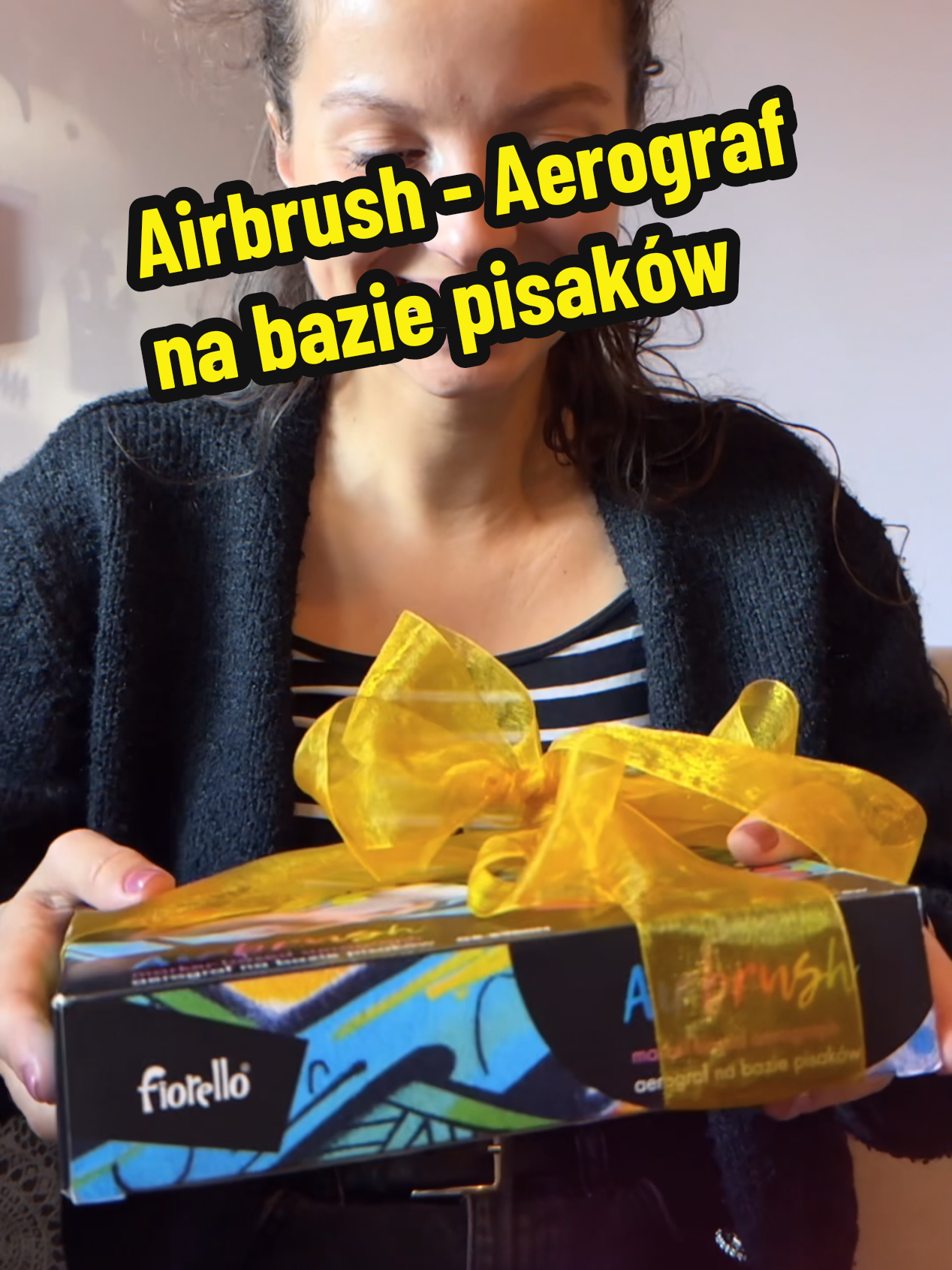 Szukasz czegoś wyjątkowego? 🎁 Airbrush - Aerograf na bazie pisaków marki Fiorello to fajny, kreatywny podarunek, który naprawdę może zaskoczyć 🌈✨ #Fiorello #Kreatywność #Prezent #airbrush #graffiti 