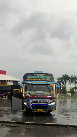 Langit Ngawi indah sekali ketika hujan dan dihiasi salah satu unit sumber grup yaitu RATU MOEZZAA🐬💨🤙🏻 @Ratu Moeeza #ptsumberselamatsugengrahayu #fyp 