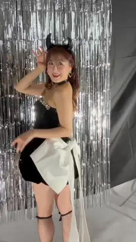 เบือนหลังถ่ายเซ็ต Halloween 🎃🦇🕸 #rinaizuta #伊豆田莉奈 #いずりな #ハロウィン #halloween 