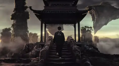 T1 vẫn giữ vững được kỷ lục mà T1 đã tạo ra! Bốn năm liên tiếp, 4 lần tiến vào Chung Kết Thế Giới. Đỉnh cao này là của Bố. Hào quang này, không ai được chạm vào! 🏆 #worlds2025 #faker #doran #oner #keria #gumayusi #t1 #leagueoflegends #fyp #xh 