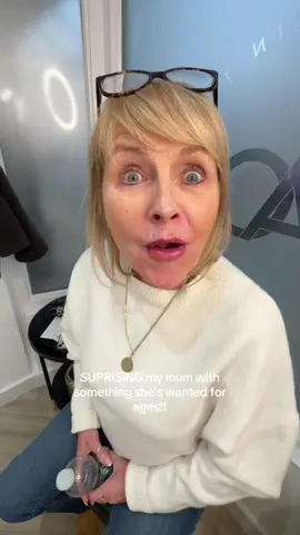 look at her lil face at the end! we went to the best @GB Aesthetics mcr girls you need to go!⭐️ #suprise #aestheticsvlog #mumsoftiktok #crazyhair 