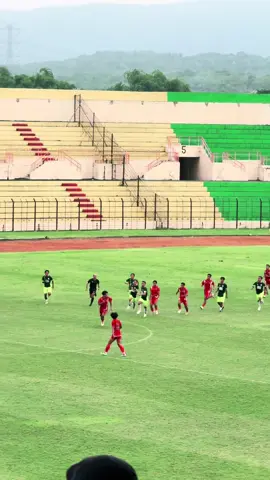 Lariiii upiiin wkwkwk 🤣  #liga4 #persibabantul 