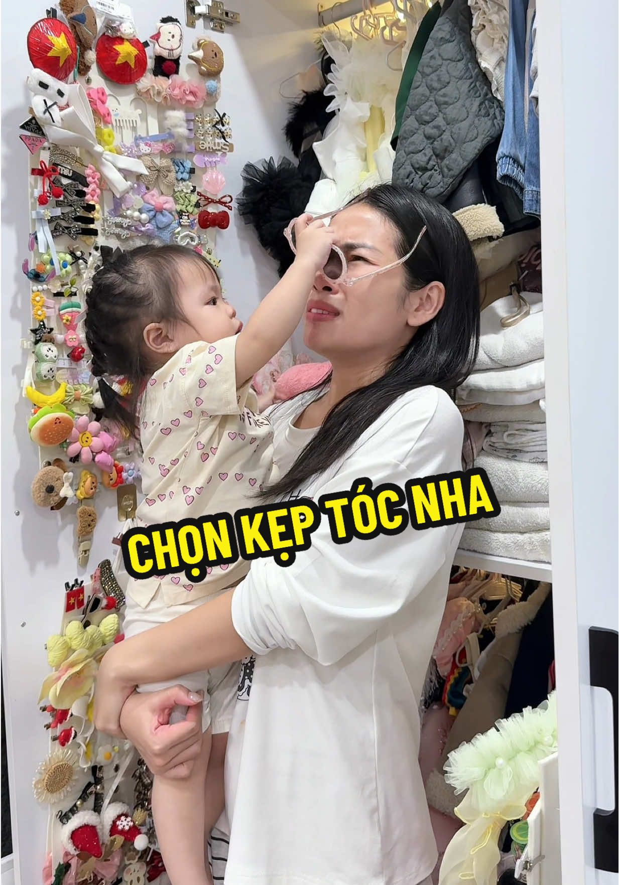 Chọn kẹp tóc để đi chơi nha #embetingting #baongocaerobic 