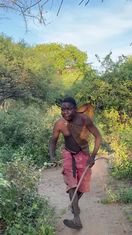 🏹 Chaba is on the hunt today! Our favorite Hadzabe hunter Chaba is out in the wild, focused and ready to track down his prey. His instincts, aim, and ancient hunting skills passed down from generations make him a true master of the hunt 😇 Let’s see what he finds today! #Hadzabe #Tanzania #TribalLife #Hunting #chaba 