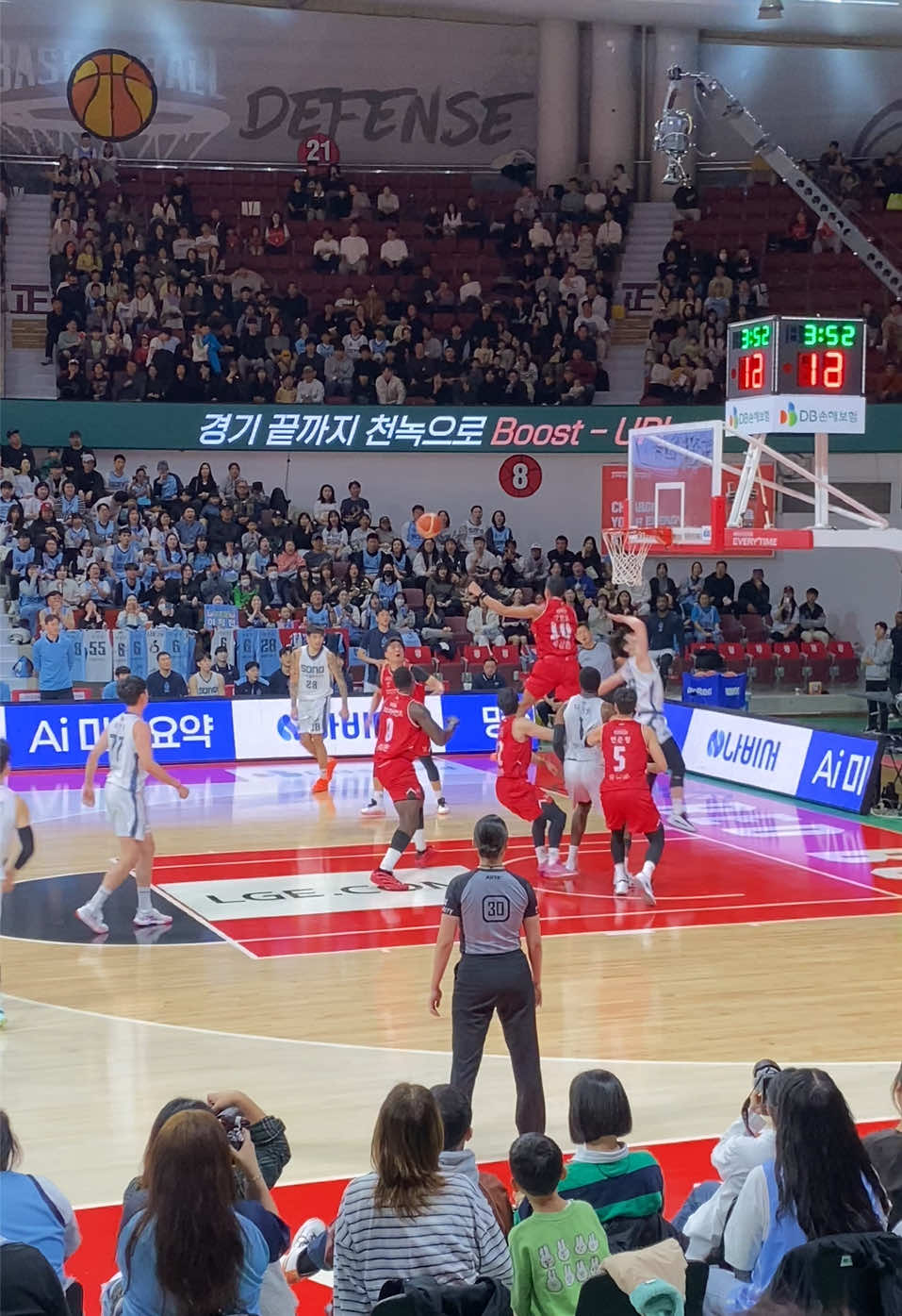 Grabe naman yong pinakitang laro ngayon ni Rhenz Abando. Lakas ng talon na parang lumilipad.Grabe din yong paos ko🤣