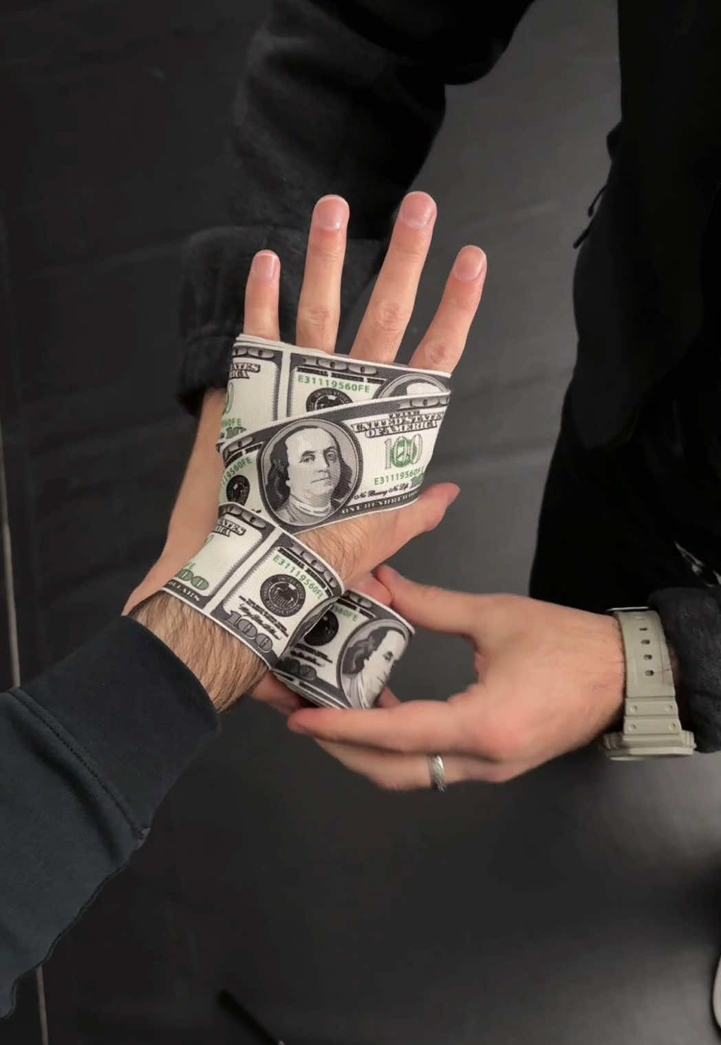 Boxing hand wrapping 💸  #boxing🥊 #boxinglife #boxer #boxingtraining #boxingfans 