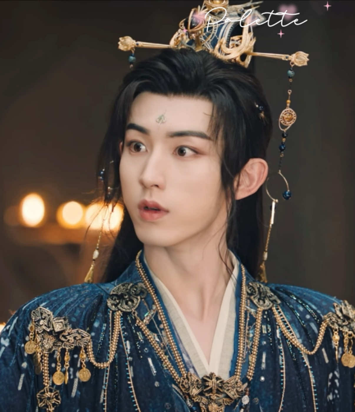 Nhìn biểu cảm của Như Mộc tui cười xỉu 🤣 Còn Phú Quý lườm kiểu đó nữa =))) Đang trìu mến cười nhẹ với Phi Vân, quay qua lườm Như Mộc cái rộp 😌 Bộ ba tấu hài này đi với nhau tới cuối phim dùm tui cái nha 🥹 Phim Thiên Địa Kiếm Tâm (天地剑心)  - Thành Nghị vai Vương Quyền Phú Quý  - Quách Tuấn Thần vai Quyền Như Mộc - Thường Hoa Sâm vai Phạn Phi Vân #ThienDiaKiemTam #SwordAndBeloved #thanhnghi #thuonghoasam #quachtuanthan 