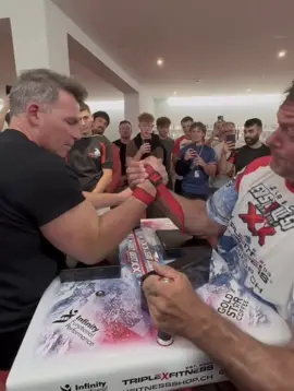 Larrat vs Lamparelli #eastvswest #viral #fyp #viralvideos #armwrestling 