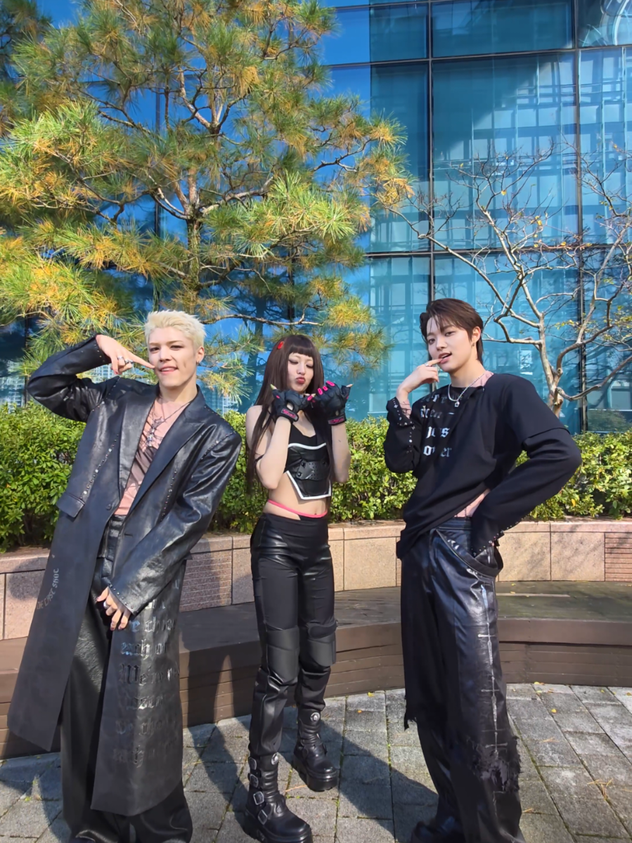 Eat it up w/ #andTEAM #EJ #MAKI 💫🍝 #LE_SSERAFIM  #HUHYUNJIN  @andteam_official 