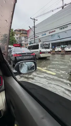 #ရေထဲမှာ သဘော်မောင်းနေရတဲ့ခံစားချက်မျိုး 🌧️🌧️ #ရန်ကုန်မိုး 🌧️🌧️🌧️ #ရေကြီးနေပြီဗျို့ 😩 #foryouuuuu #ရောက်ချင်ရာရောက်စမ်းကွာfypシツ♡☆★ 🌧️🌧️🥺 