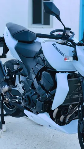 #بسم_الله_ماشاء_الله_وربي_يبارك❤  #الشعب_الصيني_ماله_حل😂😂  #kawasaki #z750 #foryoupage❤️❤️ 