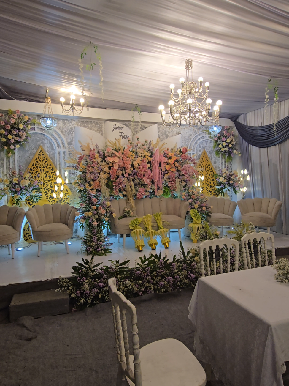 pejuang subuh, dekorasi atap kanopi size 6x12 #tendadekorasisidoarjo #weddingsidoarjo  #sewatendasidoarjo #tendapernikahansidoarjo #mj_decoration