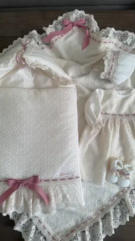 طقم بناتي ٥ قطع ٤٤٠﷼#استقبالات_مواليد #مواليد #فساتين_اطفال #استقبال_نفاس 