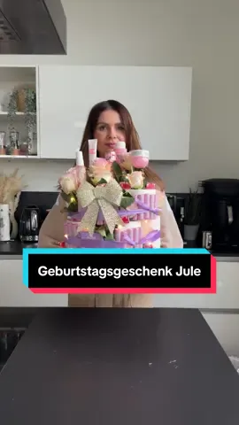 Wie findet ihr die Klopapiertorte für @Jule 🤍 #DIY #basteln #geburtstag #torte #geschenk 