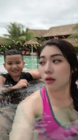 Ngày nào cũng bị chửi hết chơn á 😕#quaythuocnhuhuynh #duocsinhuhuynh #CapCut 