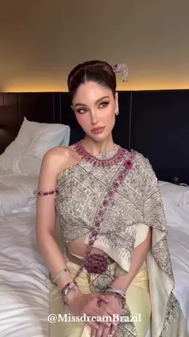 Miss Universe Venezuela 2025 Stephany Abasali ready to rock the Miss Universe confinement! ✨🇻🇪 #MissUniverse2025 #StephanyAbasali #missuniversevenezuela 