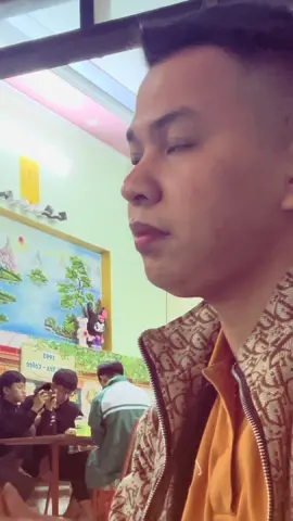 Ngẫu hứng hát vài câu với loa kẹo kéo  Phim Ba người - Cover Thế Giáp #nhachaymoingay #cover #xuhuong 