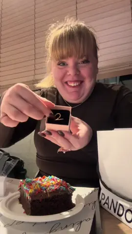 עברתי תקופה מאתגרת ויצאתי לחגוג כי אני מאחוריה#טבעת#חגיגה#עוגה#פוריוישראל 