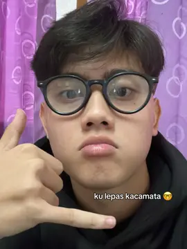 pake kacamata gk pake kacamata tetep ganteng a @emeraldzwr  #fypage #4u #fyppppppppppppppppppppppp #gksukaskip📵 #xybca 