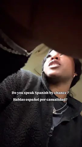 Honestly this was a friendly encounter but she was the only one there this morning. Imagine the Spanish speakers who aren’t able to order comfortably due to the communication barrier. —————- Sinceramente fue un encuentro agradable pero ella era la única persona allí esta mañana. Imagínate la cantidad de hispanohablantes que no pueden pedir con comodidad debido a la barrera del idioma.